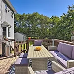 Sunny Poconos Home With Hot Tub And Fire Pit