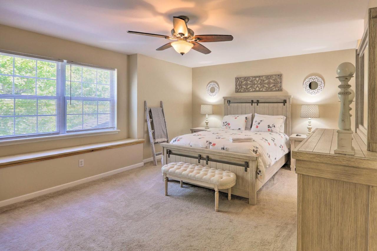 Holiday home Sunny Poconos With Hot Tub And Fire Pit *