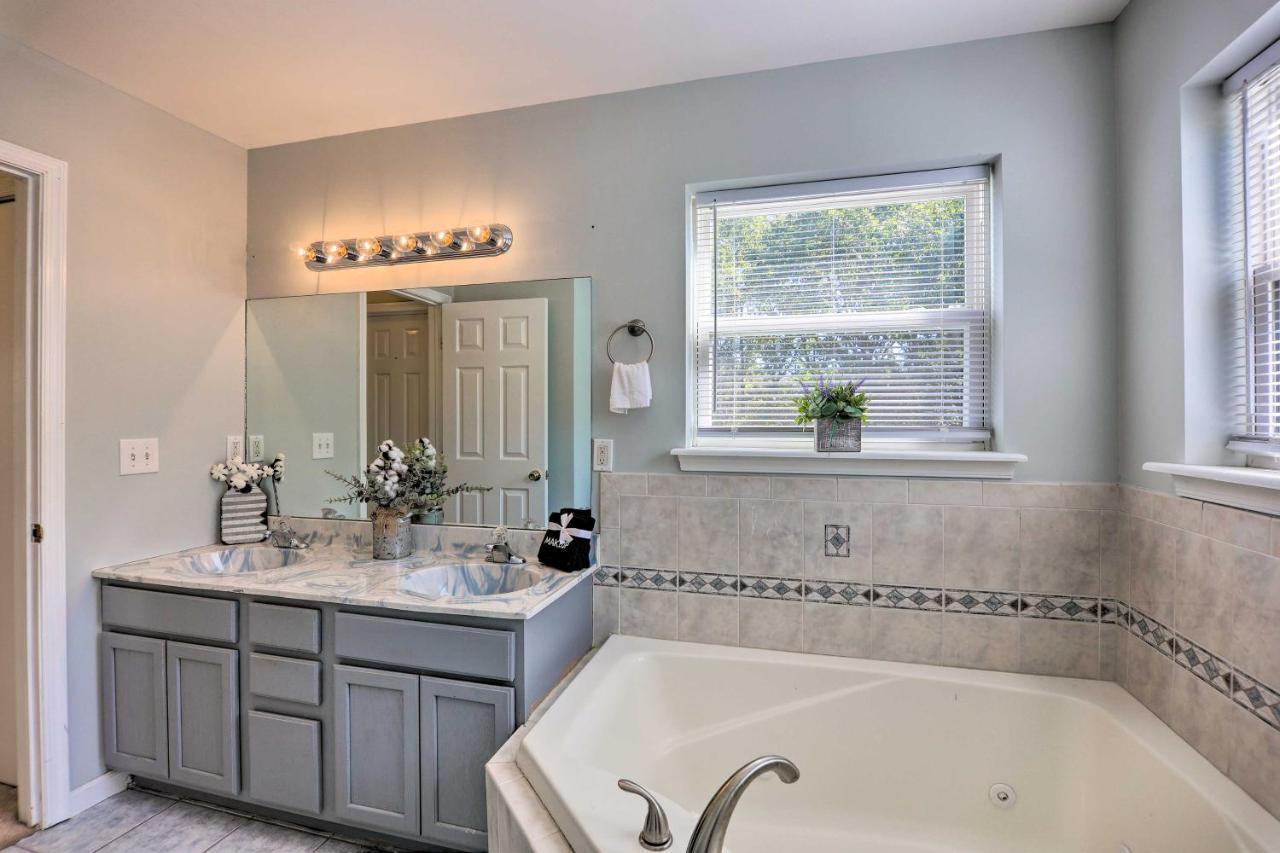 Sunny Poconos With Hot Tub And Fire Pit * Albrightsville
