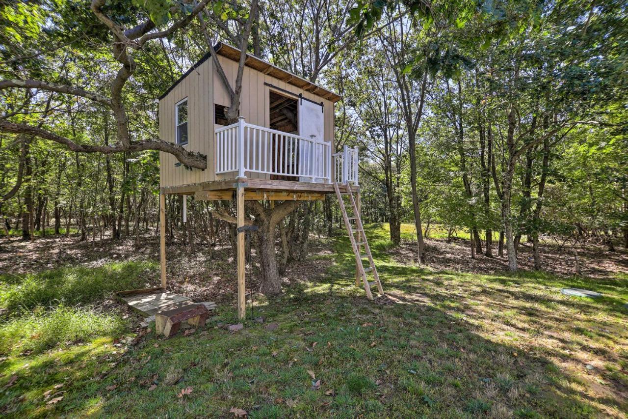 Sunny Poconos With Hot Tub And Fire Pit Holiday home *